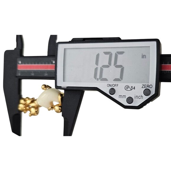 Trifari Crown Over T Gold Tone Off White Lucite Dog Brooch, Signed - Picture 6 of 7